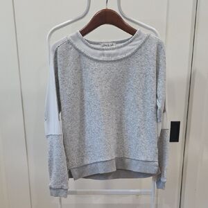 Olive & Oak Light Gray Top Sz S